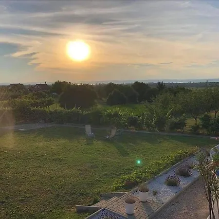 Malna Mondta! Apartman Balatoni Panoramaval Apartment *